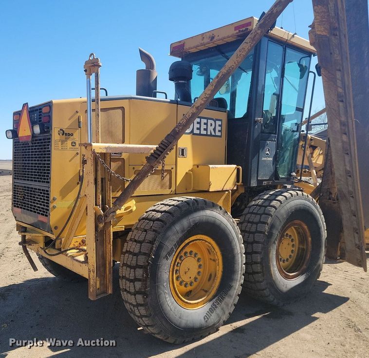 image for item DP3523 2004 John Deere 770CH motor grader