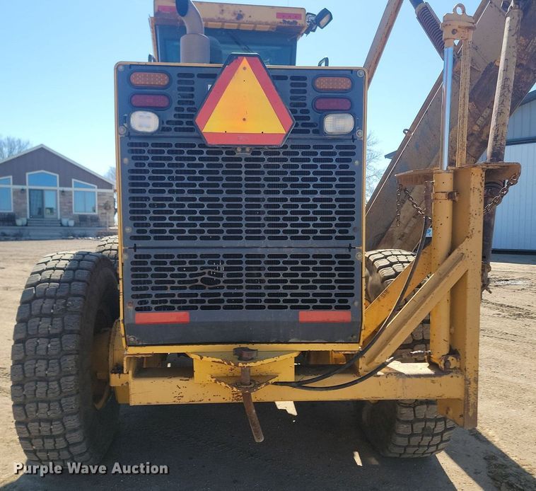 image for item DP3523 2004 John Deere 770CH motor grader