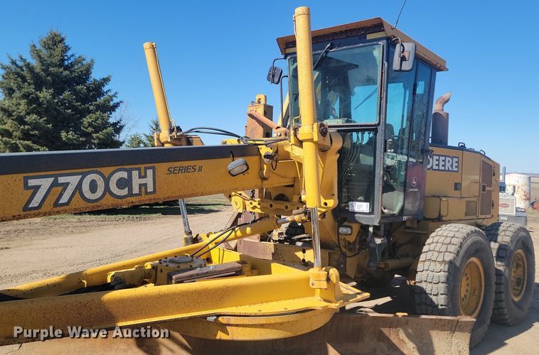 image for item DP3523 2004 John Deere 770CH motor grader