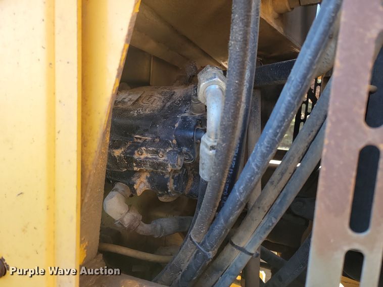 image for item DP3523 2004 John Deere 770CH motor grader