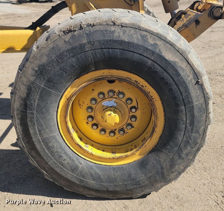 image for item DP3523 2004 John Deere 770CH motor grader