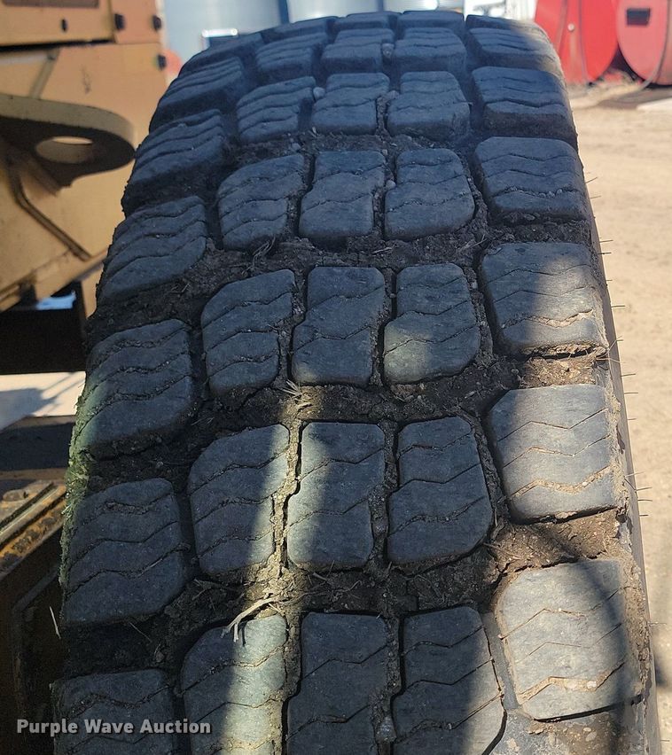 image for item DP3523 2004 John Deere 770CH motor grader