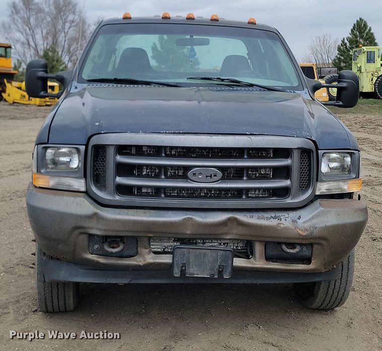 image for item DP3531 2002 Ford  F450 Super Duty XL Crew Cab pickup truck