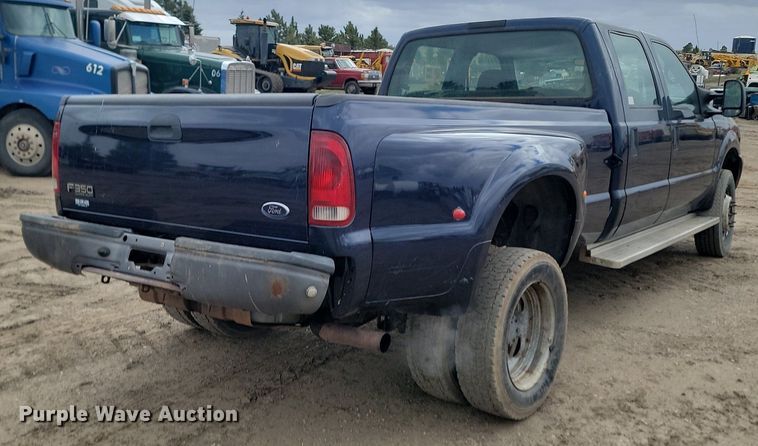 image for item DP3531 2002 Ford  F450 Super Duty XL Crew Cab pickup truck