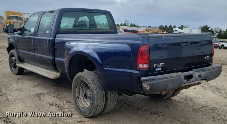 image for item DP3531 2002 Ford  F450 Super Duty XL Crew Cab pickup truck