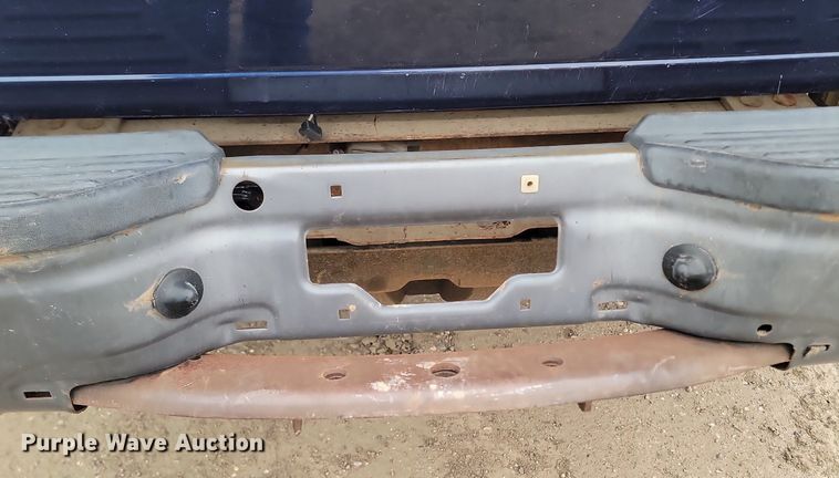 image for item DP3531 2002 Ford  F450 Super Duty XL Crew Cab pickup truck