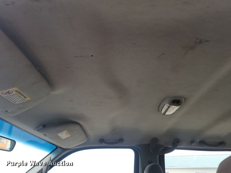 image for item DP3531 2002 Ford  F450 Super Duty XL Crew Cab pickup truck