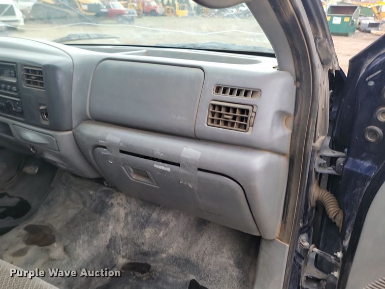 image for item DP3531 2002 Ford  F450 Super Duty XL Crew Cab pickup truck