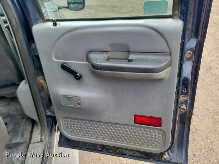 image for item DP3531 2002 Ford  F450 Super Duty XL Crew Cab pickup truck