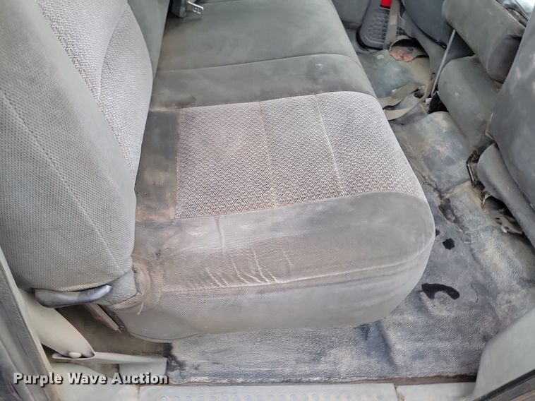 image for item DP3531 2002 Ford  F450 Super Duty XL Crew Cab pickup truck