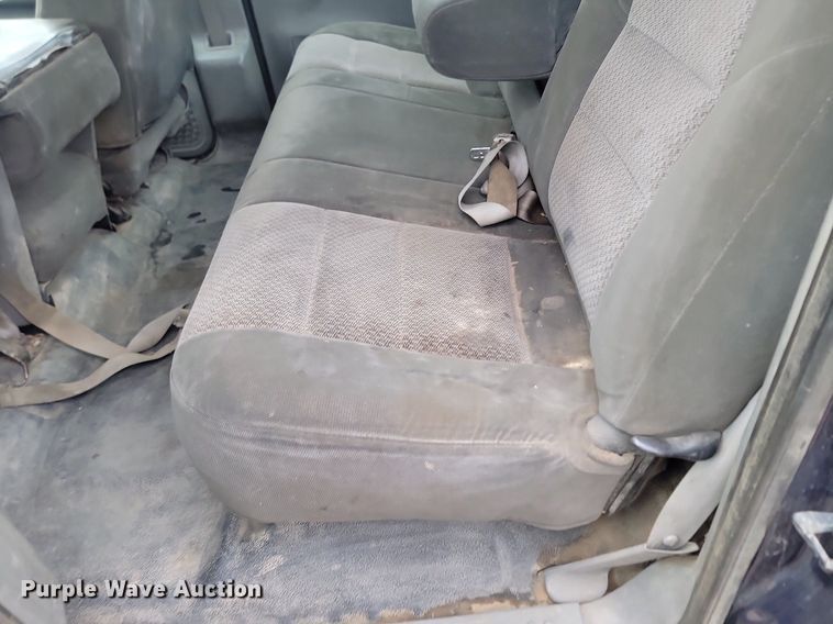 image for item DP3531 2002 Ford  F450 Super Duty XL Crew Cab pickup truck