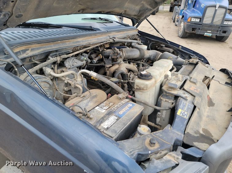 image for item DP3531 2002 Ford  F450 Super Duty XL Crew Cab pickup truck