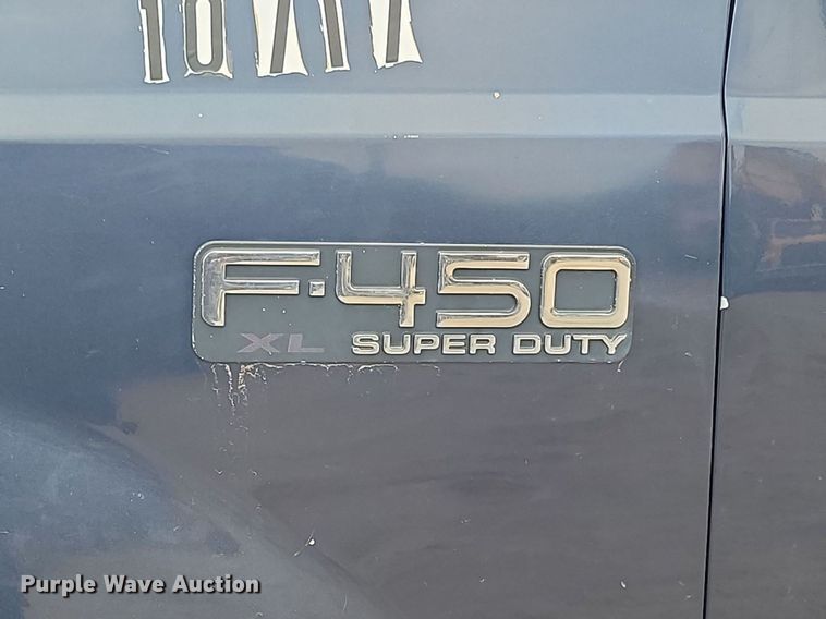 image for item DP3531 2002 Ford  F450 Super Duty XL Crew Cab pickup truck