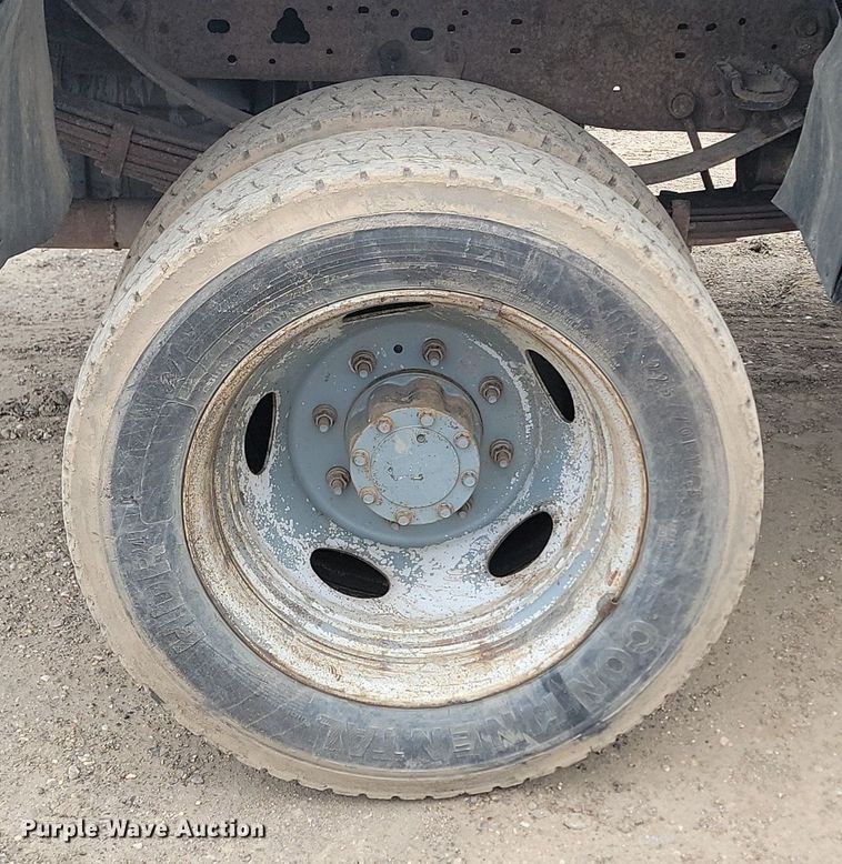 image for item DP3531 2002 Ford  F450 Super Duty XL Crew Cab pickup truck