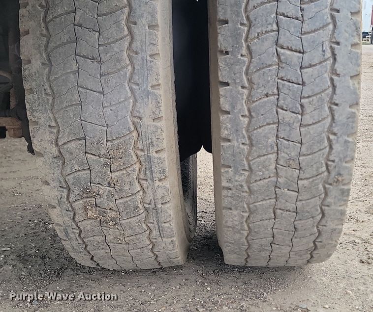 image for item DP3531 2002 Ford  F450 Super Duty XL Crew Cab pickup truck