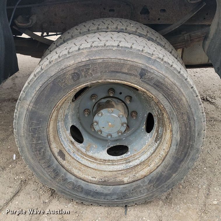 image for item DP3531 2002 Ford  F450 Super Duty XL Crew Cab pickup truck