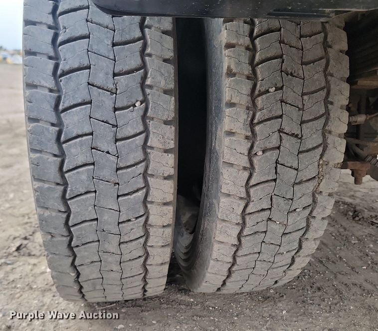 image for item DP3531 2002 Ford  F450 Super Duty XL Crew Cab pickup truck