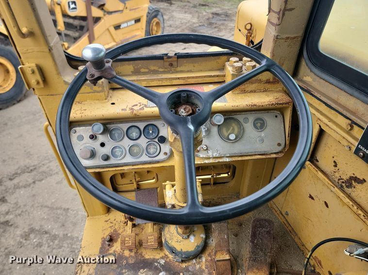 image for item DP3532 1981 Caterpillar 623B water wagon