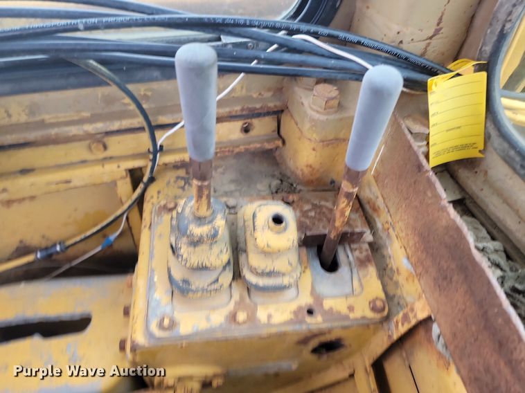 image for item DP3532 1981 Caterpillar 623B water wagon