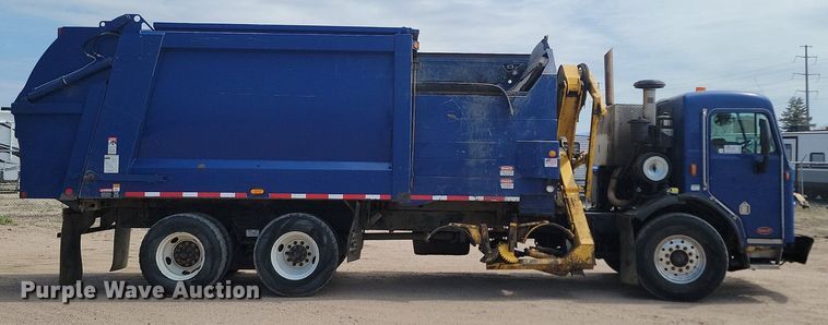 image for item DP3571 2013 Peterbilt  320 refuse truck