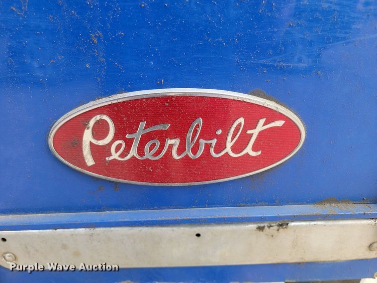 image for item DP3571 2013 Peterbilt  320 refuse truck