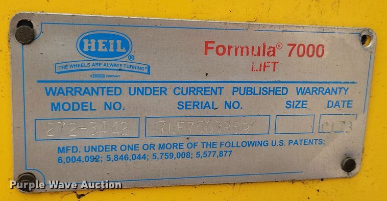 image for item DP3571 2013 Peterbilt  320 refuse truck