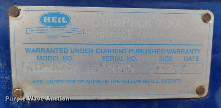 image for item DP3571 2013 Peterbilt  320 refuse truck