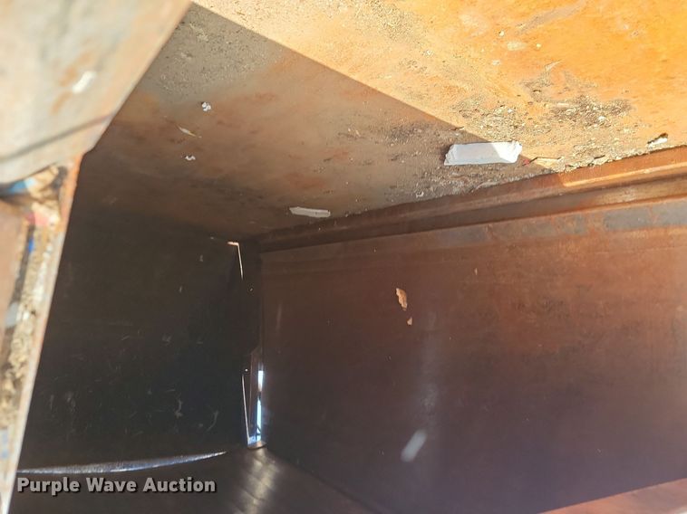 image for item DP3571 2013 Peterbilt  320 refuse truck