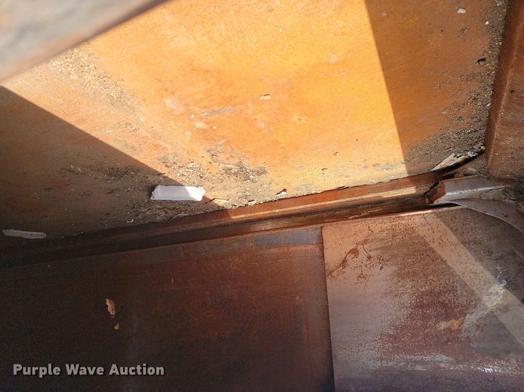 image for item DP3571 2013 Peterbilt  320 refuse truck