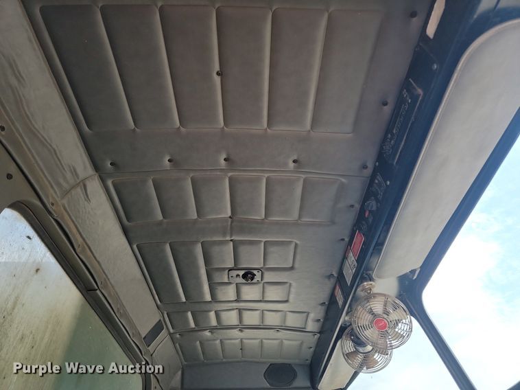 image for item DP3571 2013 Peterbilt  320 refuse truck