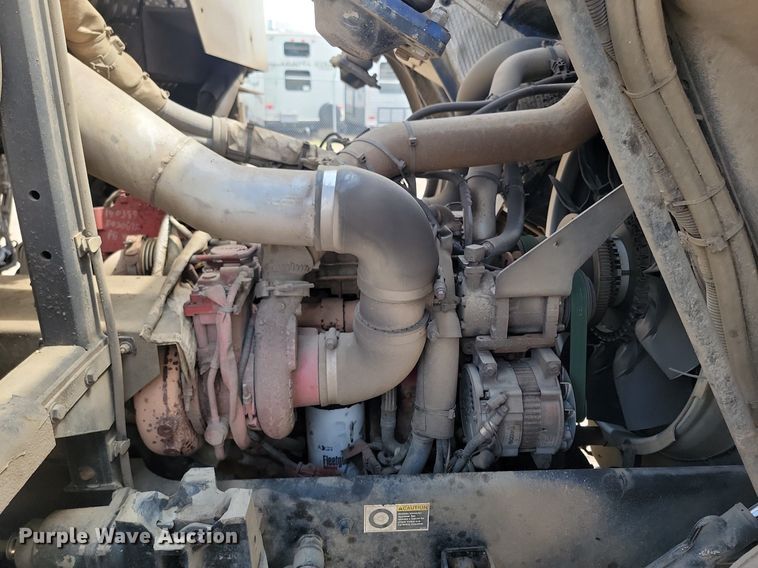 image for item DP3571 2013 Peterbilt  320 refuse truck