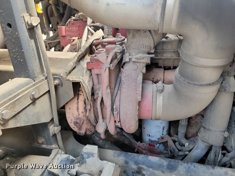 image for item DP3571 2013 Peterbilt  320 refuse truck