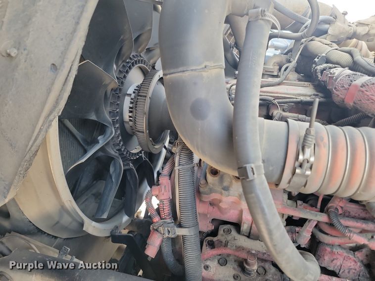 image for item DP3571 2013 Peterbilt  320 refuse truck