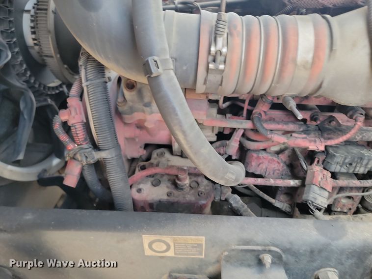 image for item DP3571 2013 Peterbilt  320 refuse truck