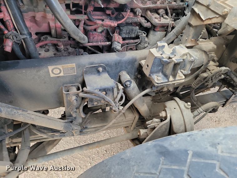 image for item DP3571 2013 Peterbilt  320 refuse truck