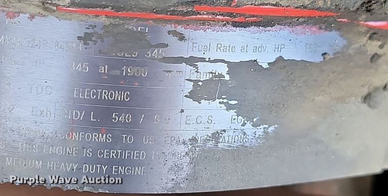 image for item DP3571 2013 Peterbilt  320 refuse truck