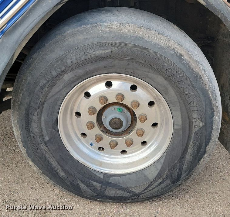 image for item DP3571 2013 Peterbilt  320 refuse truck