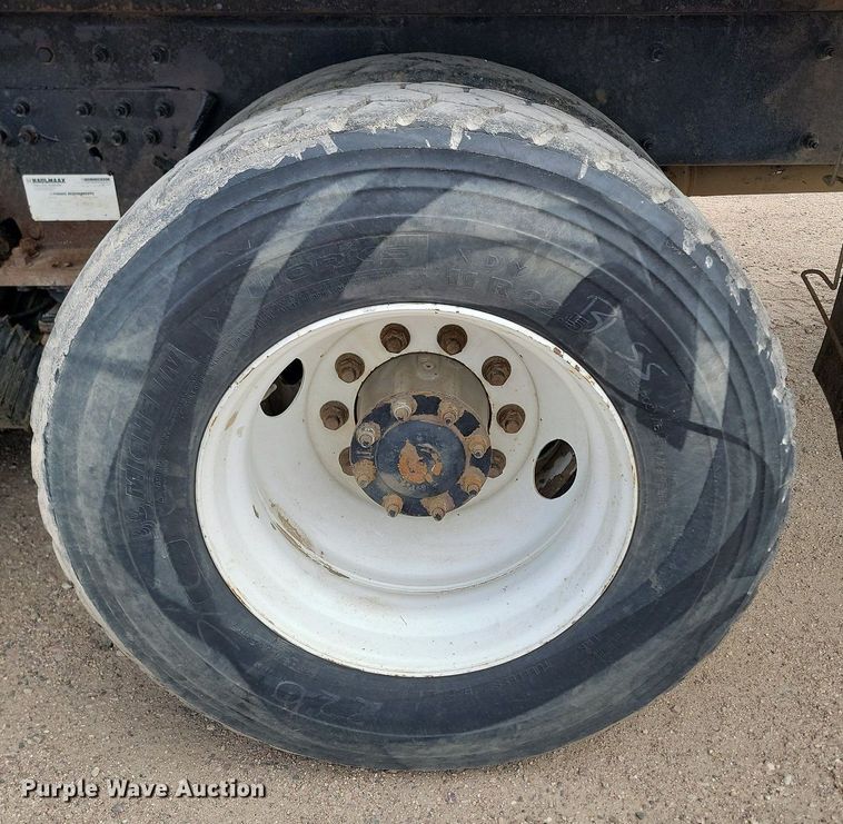 image for item DP3571 2013 Peterbilt  320 refuse truck