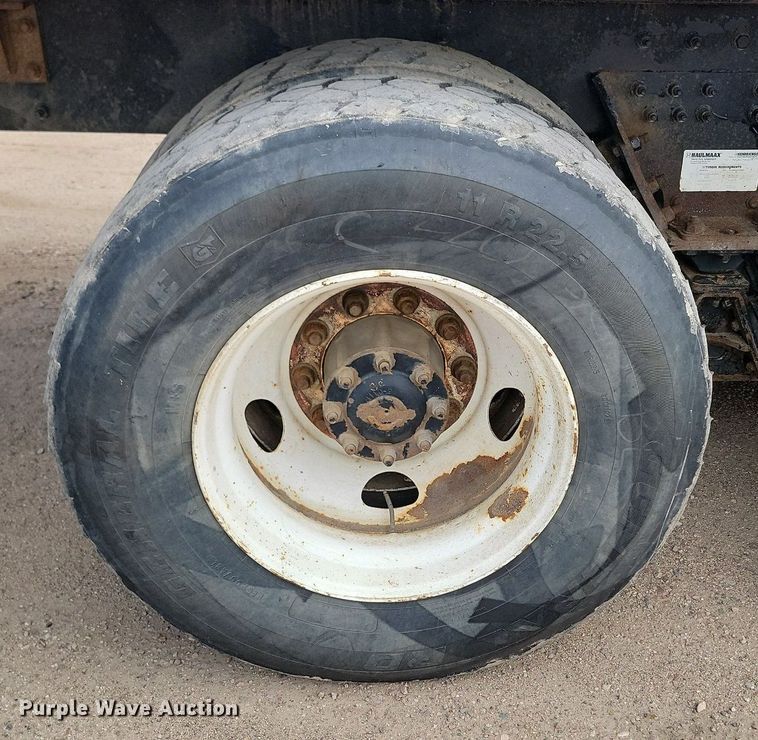 image for item DP3571 2013 Peterbilt  320 refuse truck