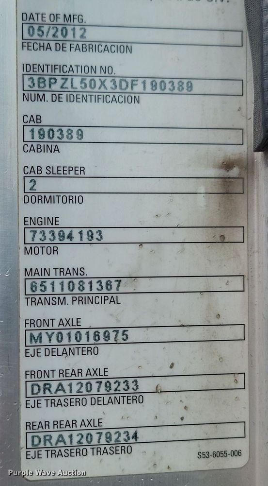 image for item DP3571 2013 Peterbilt  320 refuse truck