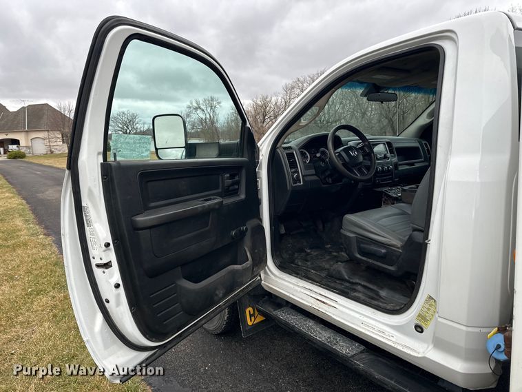 image for item DQ0741 2014 Dodge Ram 5500HD utility / service truck