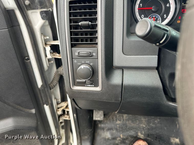 image for item DQ0741 2014 Dodge Ram 5500HD utility / service truck