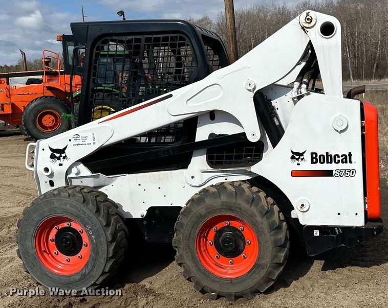 2012 Bobcat S750 skid steer loader in Brainerd, MN Item DQ0748 for