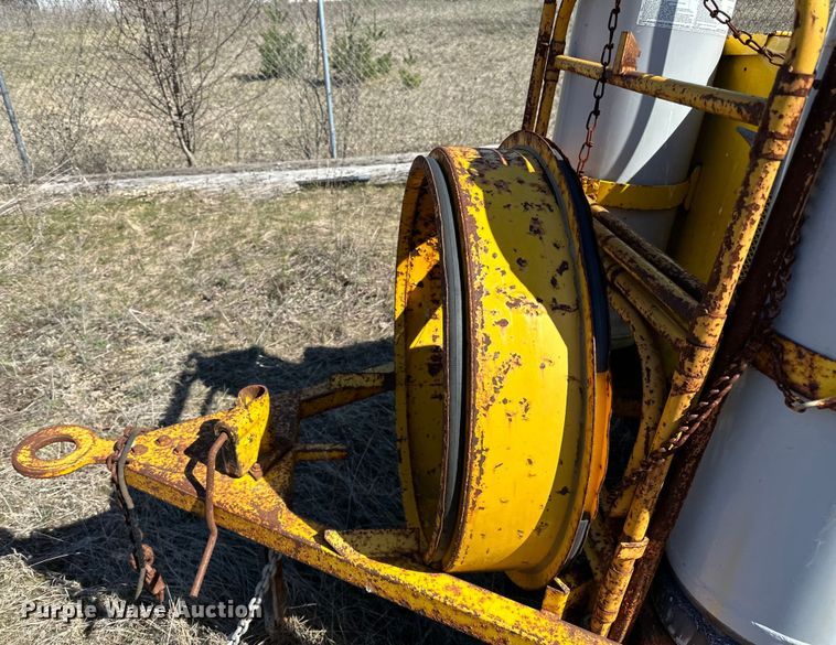 image for item DQ0751 1985 Hesco 4040 07  generator