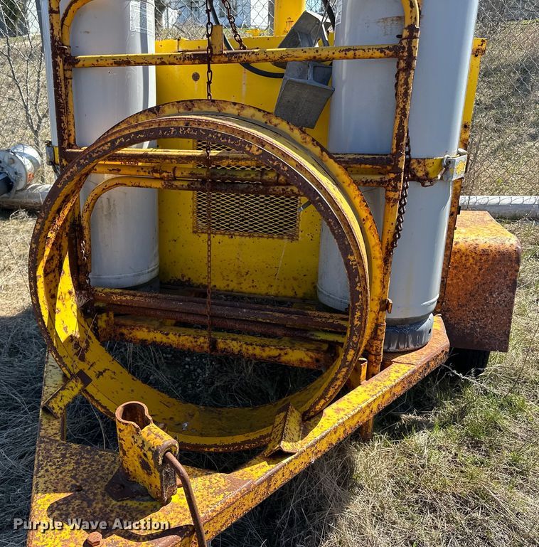 image for item DQ0751 1985 Hesco 4040 07  generator