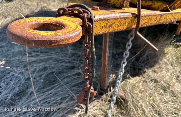 image for item DQ0751 1985 Hesco 4040 07  generator