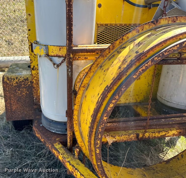 image for item DQ0751 1985 Hesco 4040 07  generator