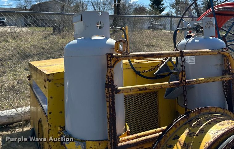 image for item DQ0751 1985 Hesco 4040 07  generator