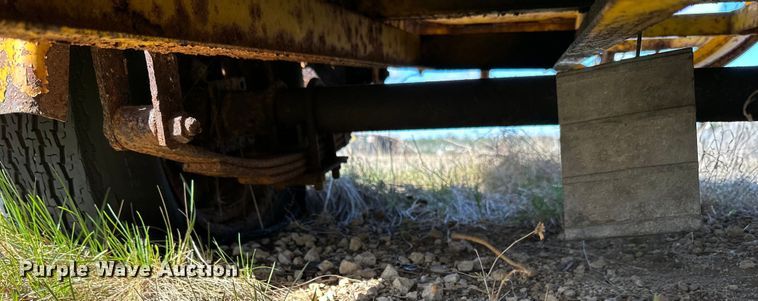 image for item DQ0751 1985 Hesco 4040 07  generator