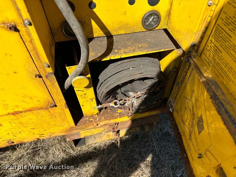 image for item DQ0751 1985 Hesco 4040 07  generator